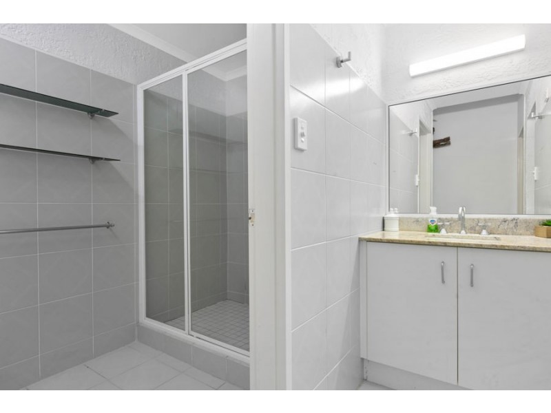 40 Hibiscus Lane, Holloways Beach QLD 4878
