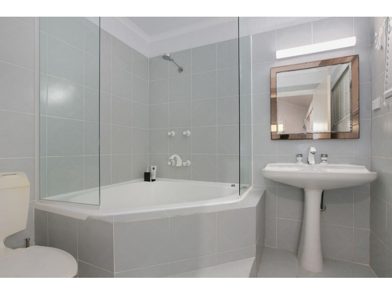 40 Hibiscus Lane, Holloways Beach QLD 4878