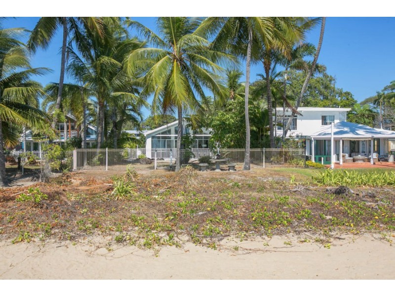 40 Hibiscus Lane, Holloways Beach QLD 4878