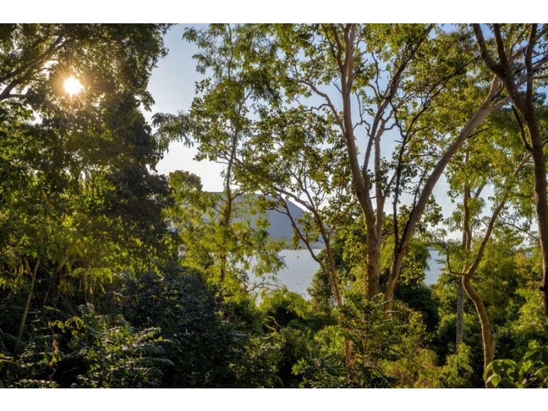 1 Taylor Point, Trinity Beach QLD 4879