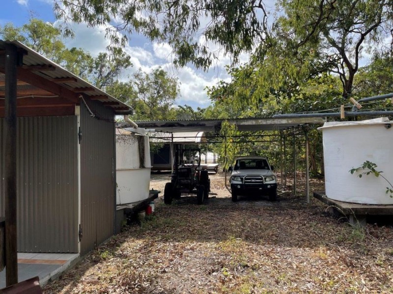 54 Esplanade, Prince Of Wales QLD 4875