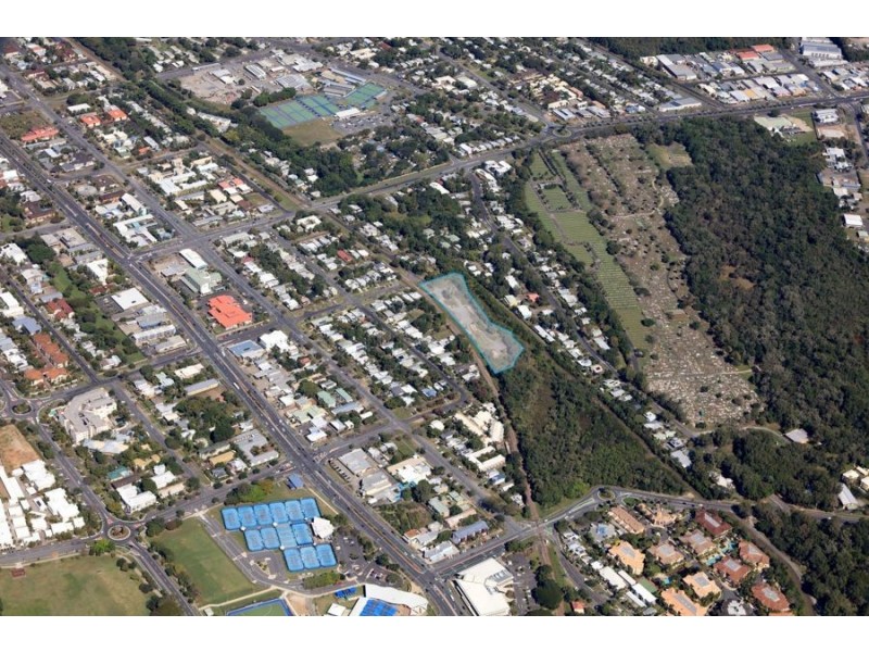 39 Law Street, Cairns North QLD 4870