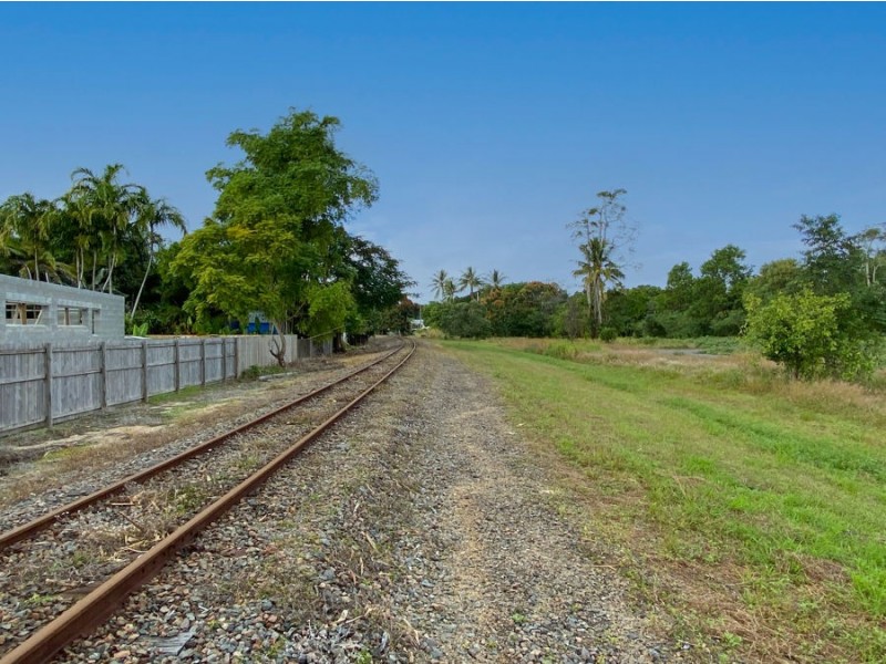 39 Law Street, Cairns North QLD 4870