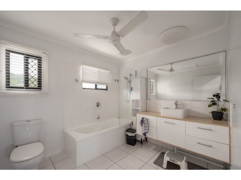 70 Russell Street, Edge Hill QLD 4870