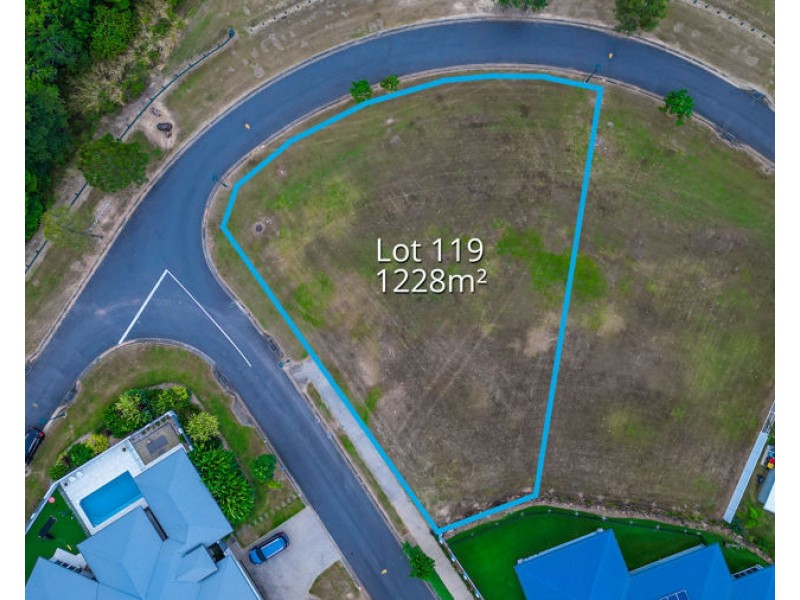 8 Akame Avenue, Caravonica QLD 4878