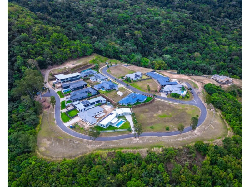 8 Akame Avenue, Caravonica QLD 4878