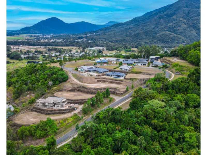 8 Akame Avenue, Caravonica QLD 4878