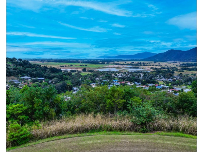 19 Orana Street, Caravonica QLD 4878