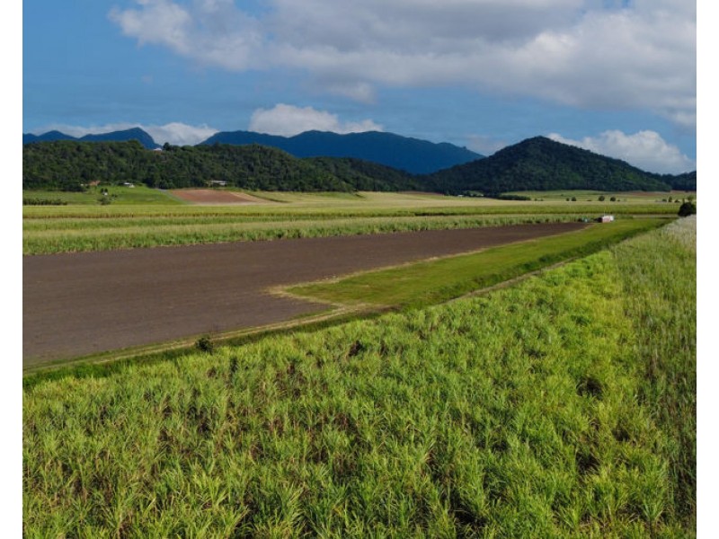 1 & 2 Captain Cook Highway, Killaloe QLD 4877