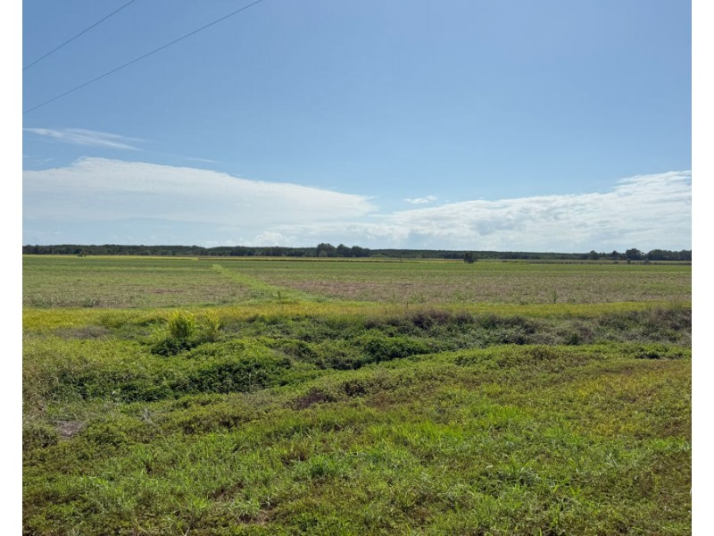 1 & 2 Captain Cook Highway, Killaloe QLD 4877