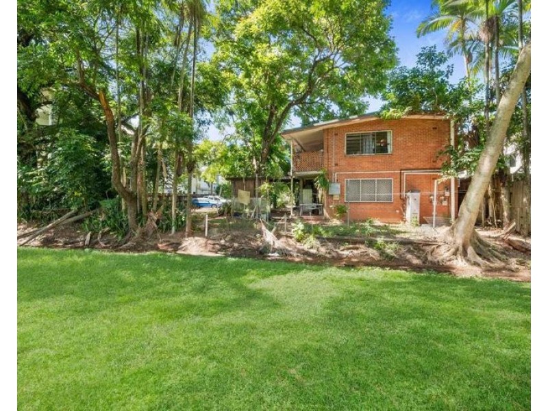 35 Digger Street, Cairns North QLD 4870