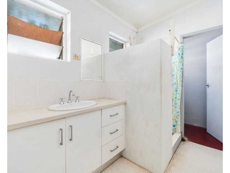 35 Digger Street, Cairns North QLD 4870
