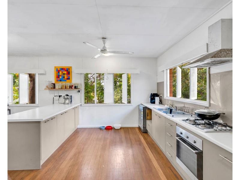 387-393 Kamerunga Road, Redlynch QLD 4870
