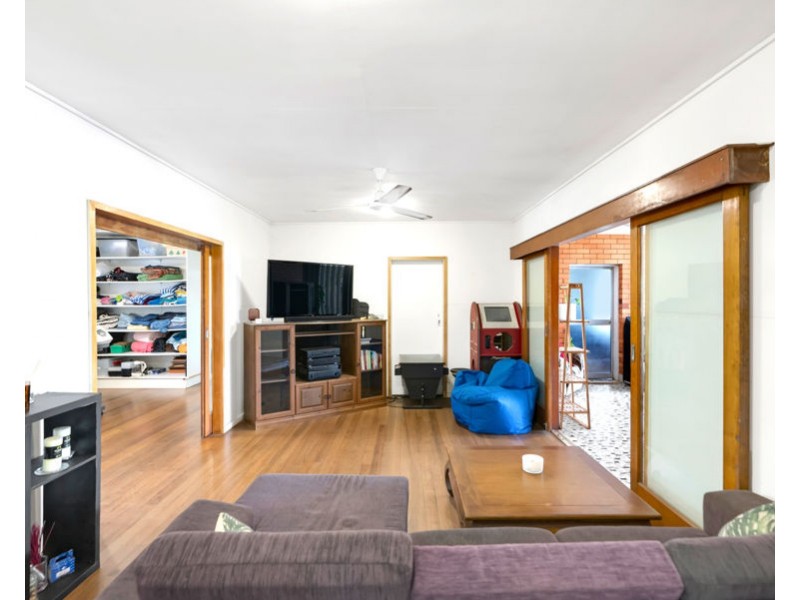 387-393 Kamerunga Road, Redlynch QLD 4870