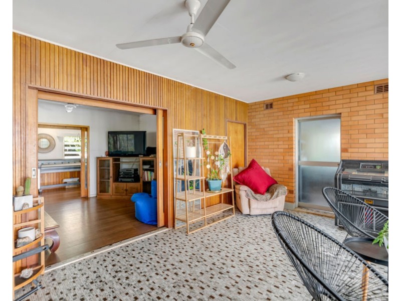 387-393 Kamerunga Road, Redlynch QLD 4870