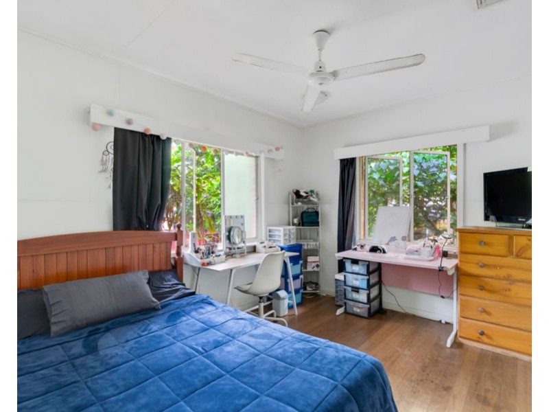 387-393 Kamerunga Road, Redlynch QLD 4870