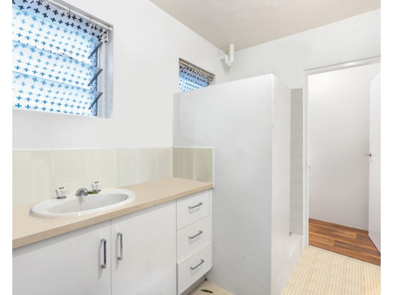 35 Digger Street, Cairns North QLD 4870