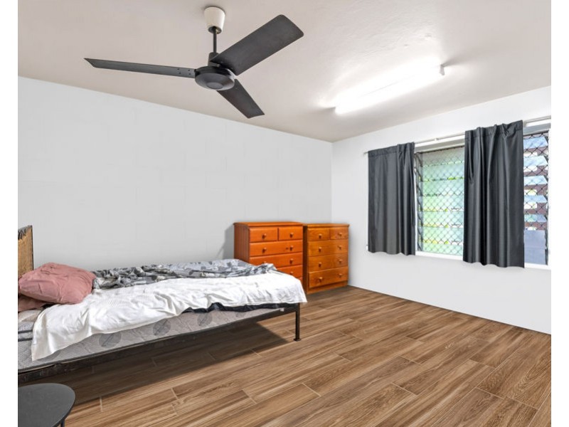35 Digger Street, Cairns North QLD 4870