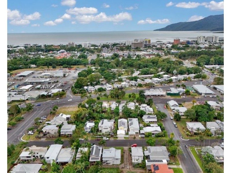 35 Digger Street, Cairns North QLD 4870