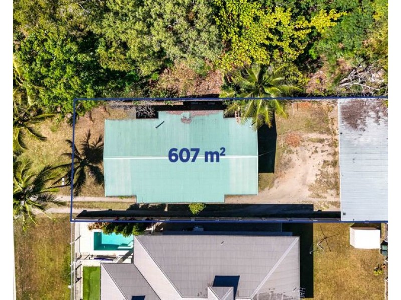 65 Casuarina Street, Holloways Beach QLD 4878