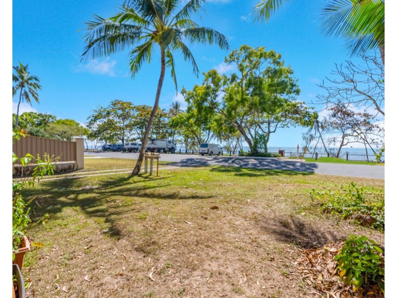 65 Casuarina Street, Holloways Beach QLD 4878