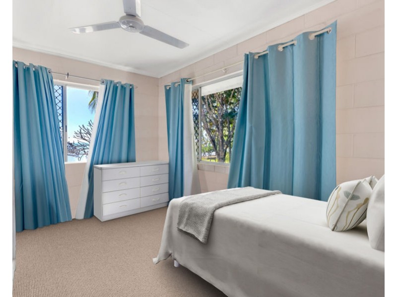 65 Casuarina Street, Holloways Beach QLD 4878