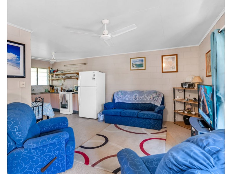 65 Casuarina Street, Holloways Beach QLD 4878