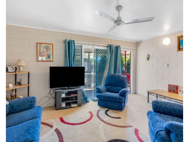 65 Casuarina Street, Holloways Beach QLD 4878