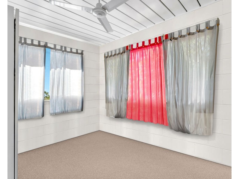 65 Casuarina Street, Holloways Beach QLD 4878