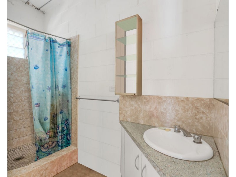 65 Casuarina Street, Holloways Beach QLD 4878