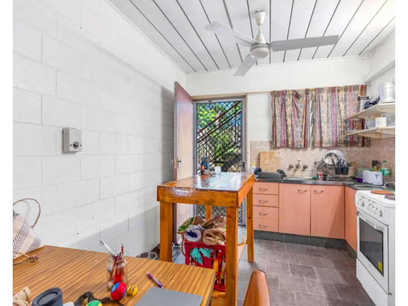 65 Casuarina Street, Holloways Beach QLD 4878