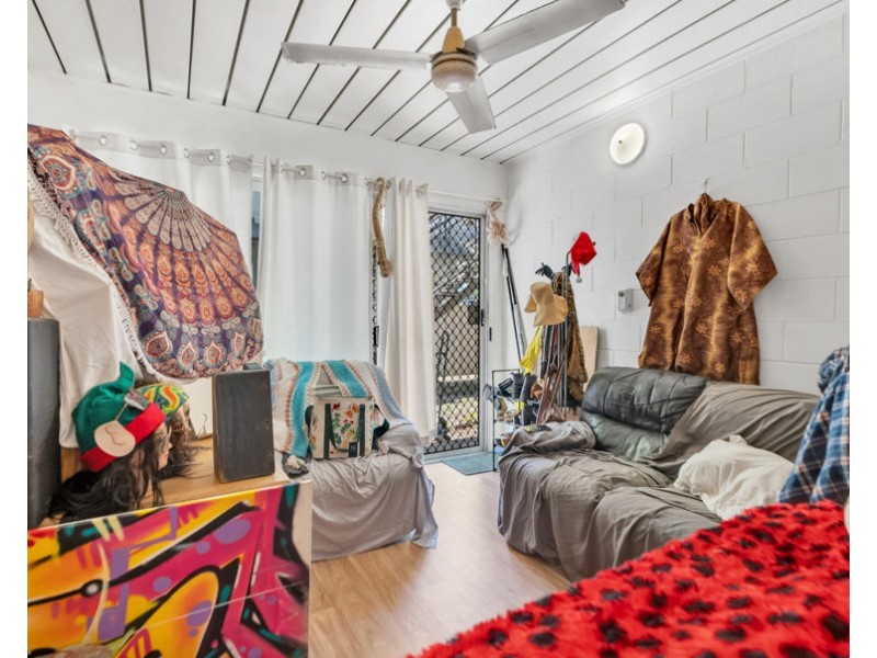 65 Casuarina Street, Holloways Beach QLD 4878