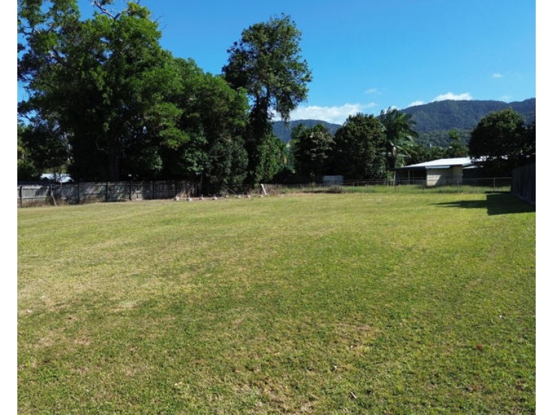 21 Serissa Street, Mooroobool QLD 4870