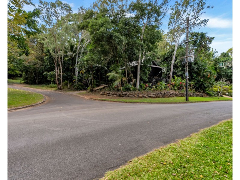 10 Flinders Court, Smithfield QLD 4878