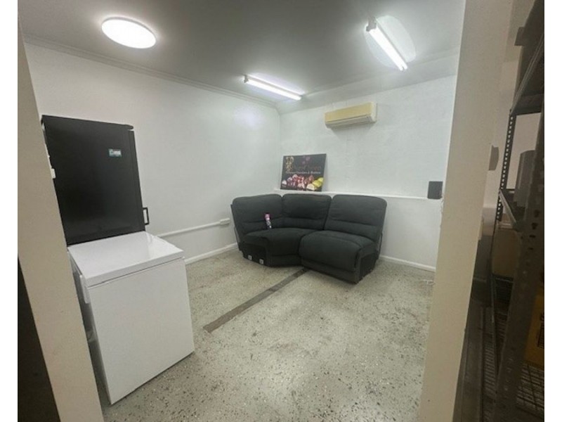 47 Shields Street, Cairns QLD 4870