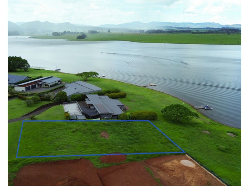 10 Barefoot Boulevard, Barrine QLD 4872
