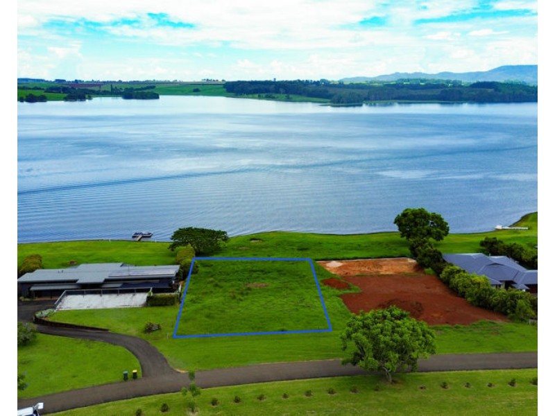 10 Barefoot Boulevard, Barrine QLD 4872
