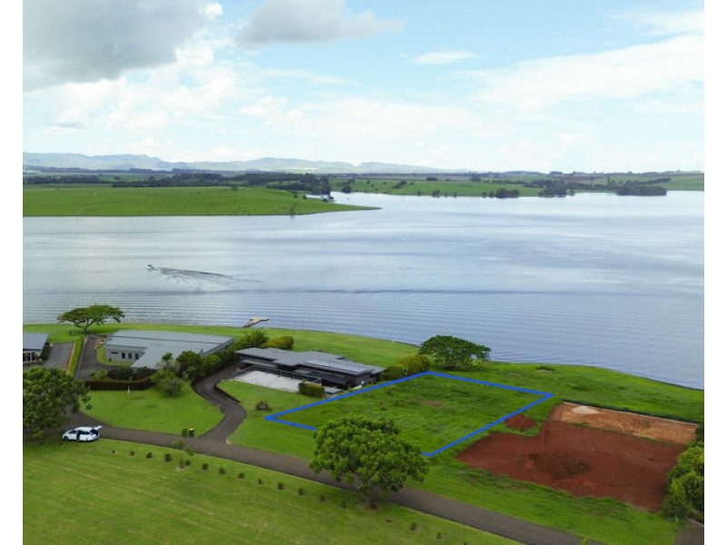 10 Barefoot Boulevard, Barrine QLD 4872
