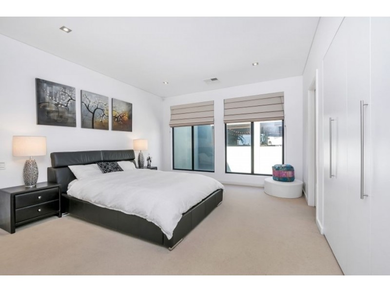 11 Franklin Avenue, Mawson Lakes SA 5095