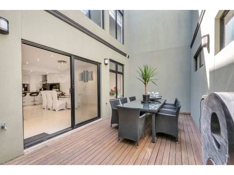 11 Franklin Avenue, Mawson Lakes SA 5095