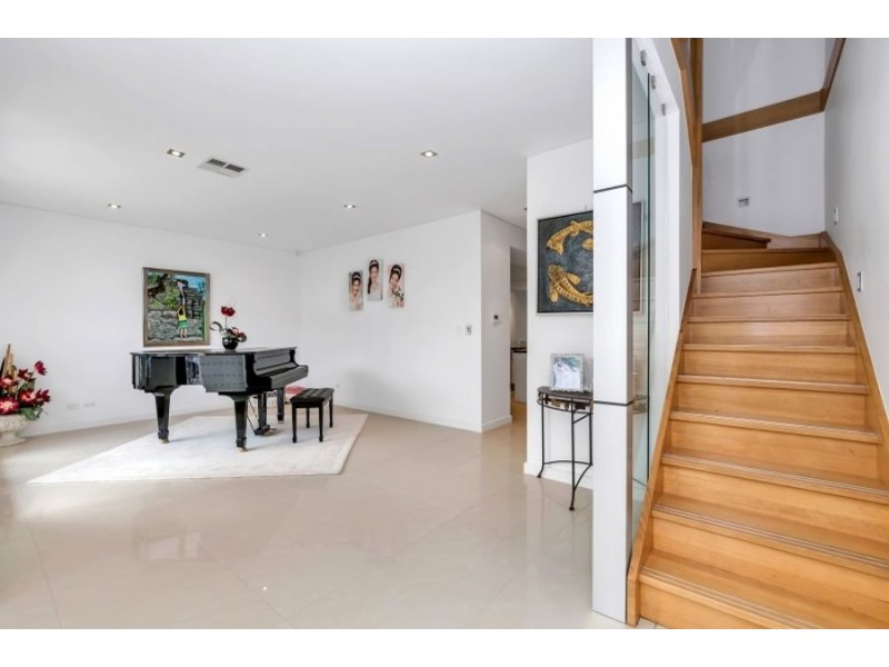 11 Franklin Avenue, Mawson Lakes SA 5095