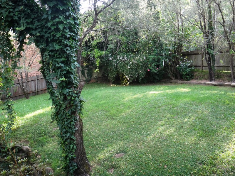 1 Pangari Close, Wyoming NSW 2250