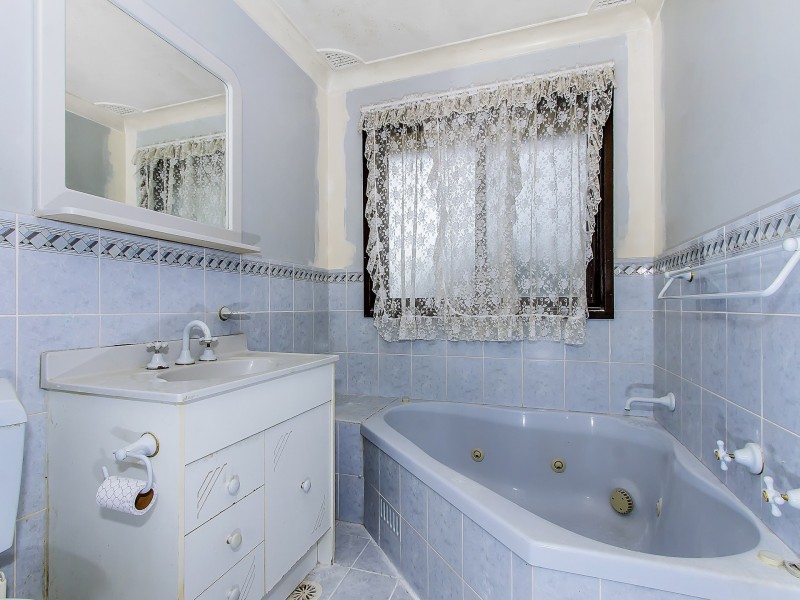 34 Mangrove Road, Narara NSW 2250