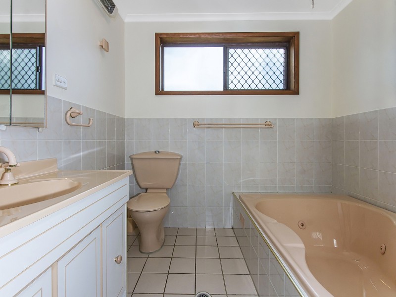 19 Mindaree Avenue, Wyoming NSW 2250