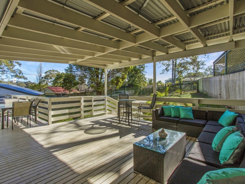 4 Hamish Crescent, Wyoming NSW 2250