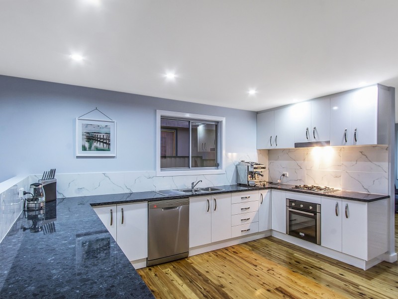 18 Dalton Street, Wyoming NSW 2250