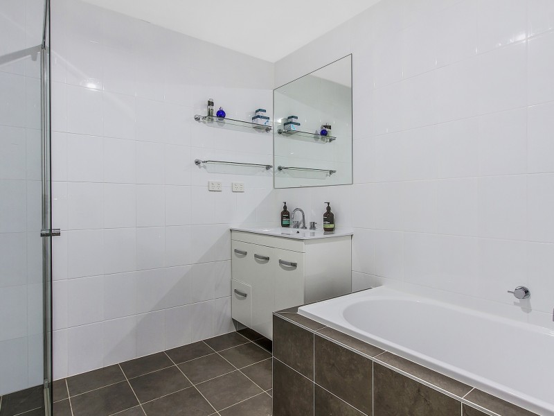 18 Dalton Street, Wyoming NSW 2250