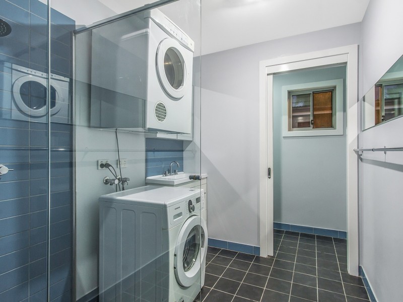 18 Dalton Street, Wyoming NSW 2250