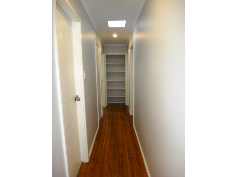 4 Parkhill Road, Wyoming NSW 2250