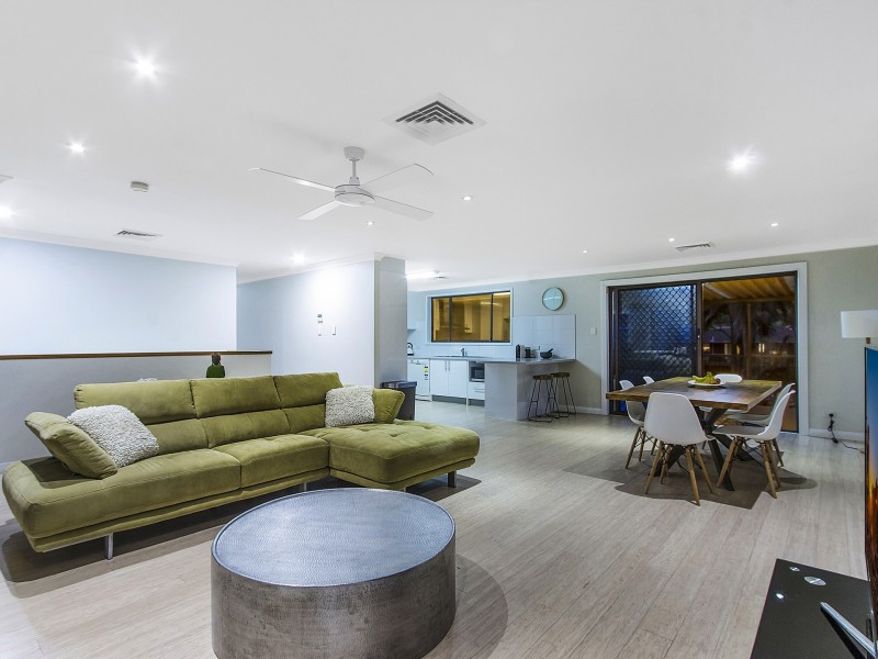 12 Calantha Drive, Wyoming NSW 2250